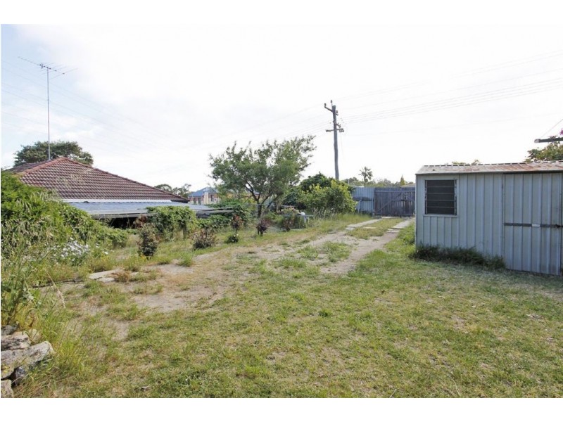 38 Redmond Road, Hamilton Hill WA 6163