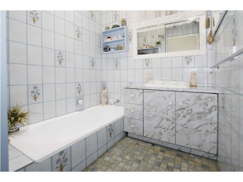 25 Charsley Street, Willagee WA 6156