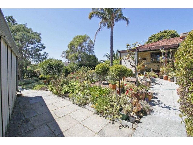 25 Charsley Street, Willagee WA 6156