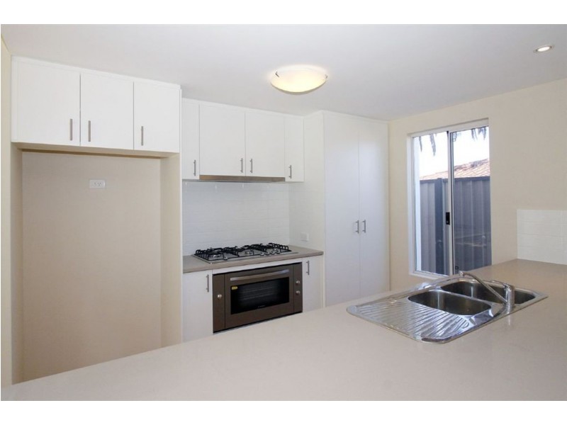 19 Long Street, Beaconsfield WA 6162