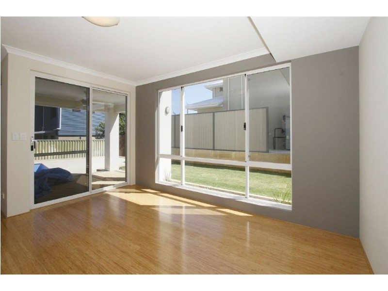 19 Long Street, Beaconsfield WA 6162
