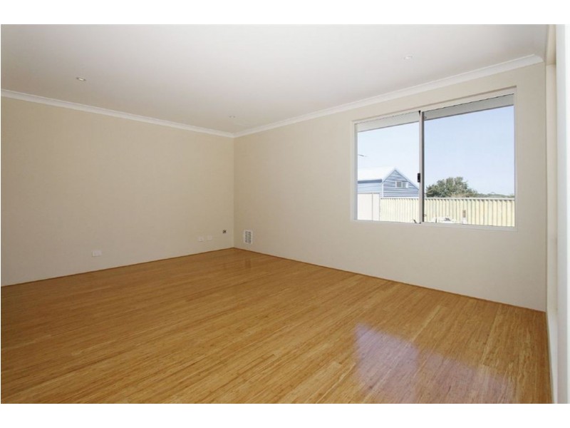 19 Long Street, Beaconsfield WA 6162