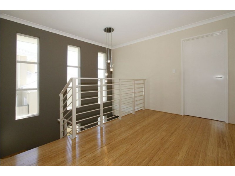 19 Long Street, Beaconsfield WA 6162