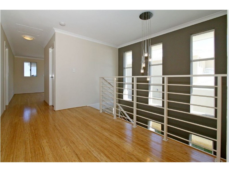 19 Long Street, Beaconsfield WA 6162