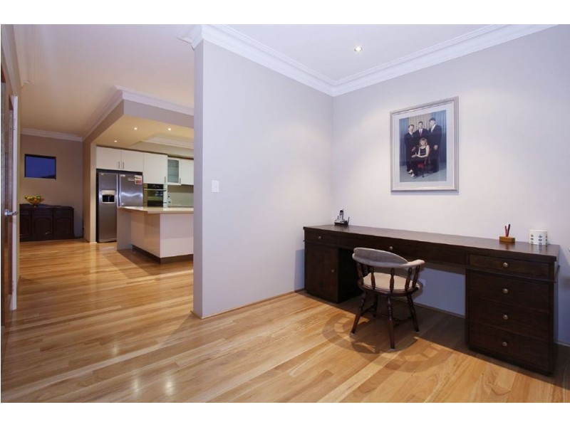 19 Hayward Parade, Coogee WA 6166