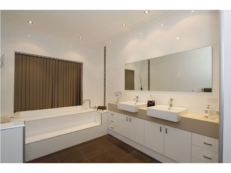 19 Hayward Parade, Coogee WA 6166