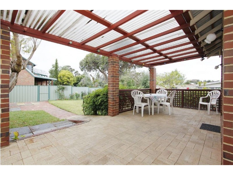 194 Carrington Street, Hilton WA 6163