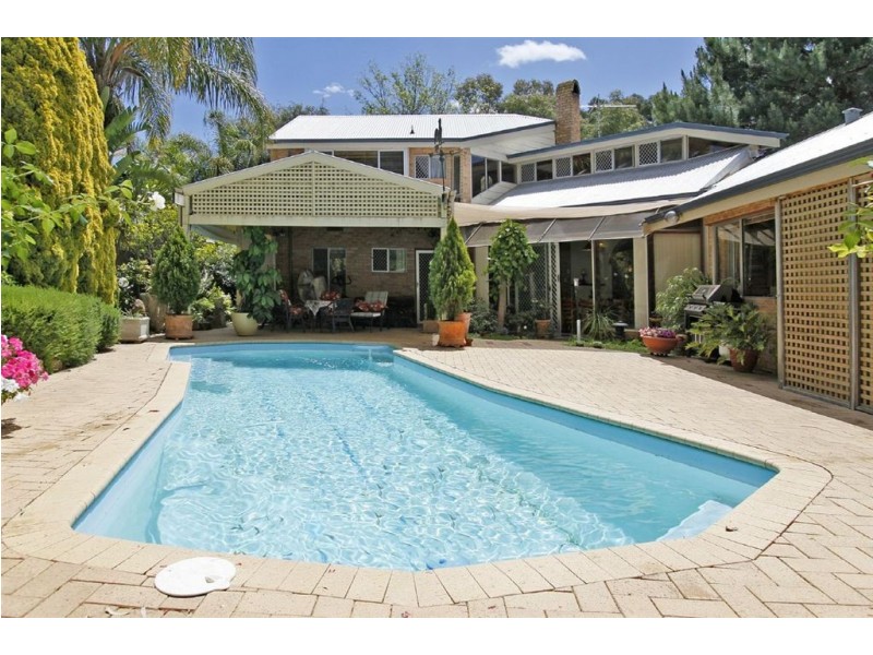 2 Waugh Court, North Lake WA 6163