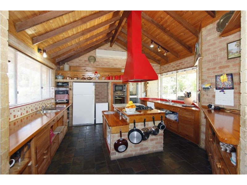 2 Waugh Court, North Lake WA 6163