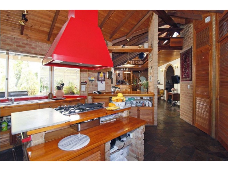 2 Waugh Court, North Lake WA 6163