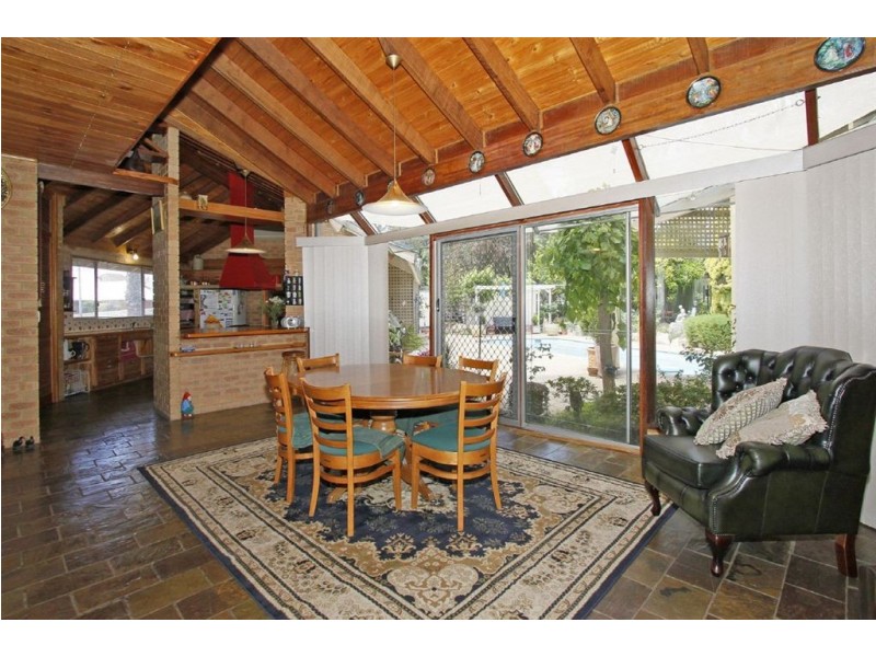 2 Waugh Court, North Lake WA 6163