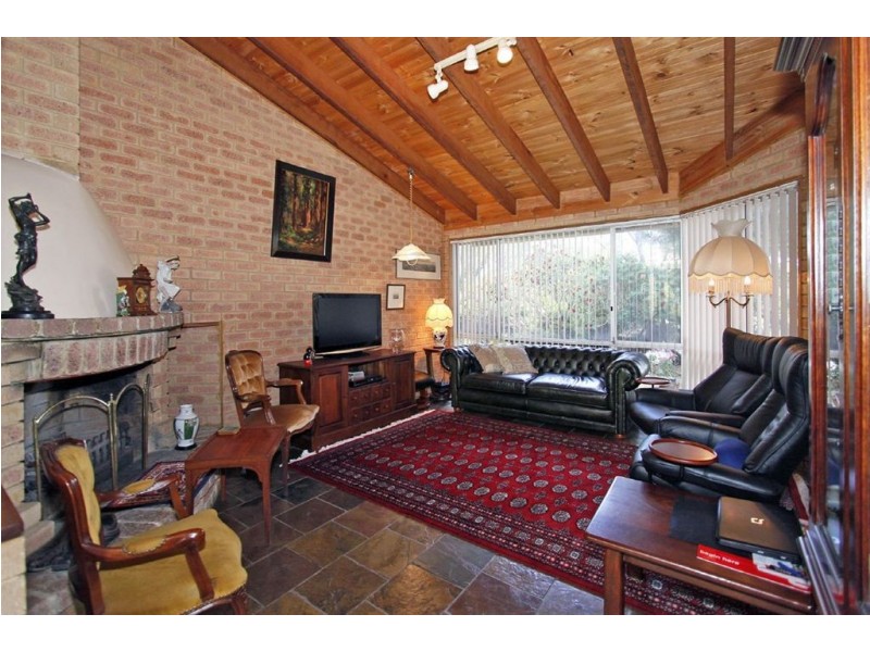 2 Waugh Court, North Lake WA 6163