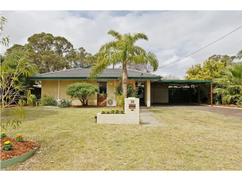 35 Quickly Crescent, Hamilton Hill WA 6163