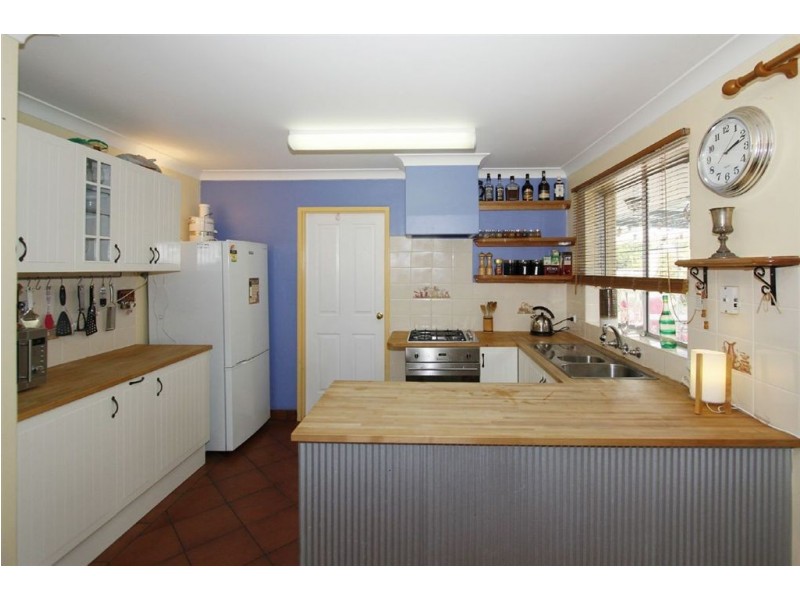 35 Quickly Crescent, Hamilton Hill WA 6163