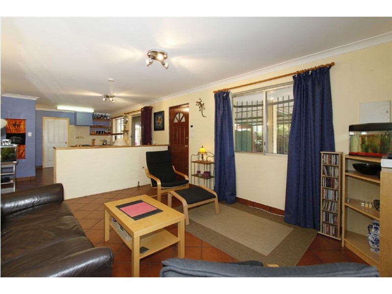 35 Quickly Crescent, Hamilton Hill WA 6163