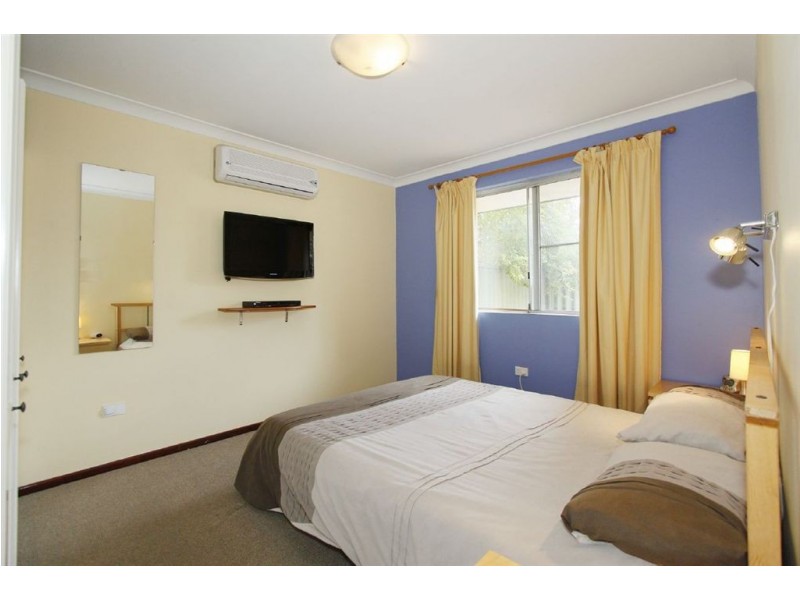 35 Quickly Crescent, Hamilton Hill WA 6163