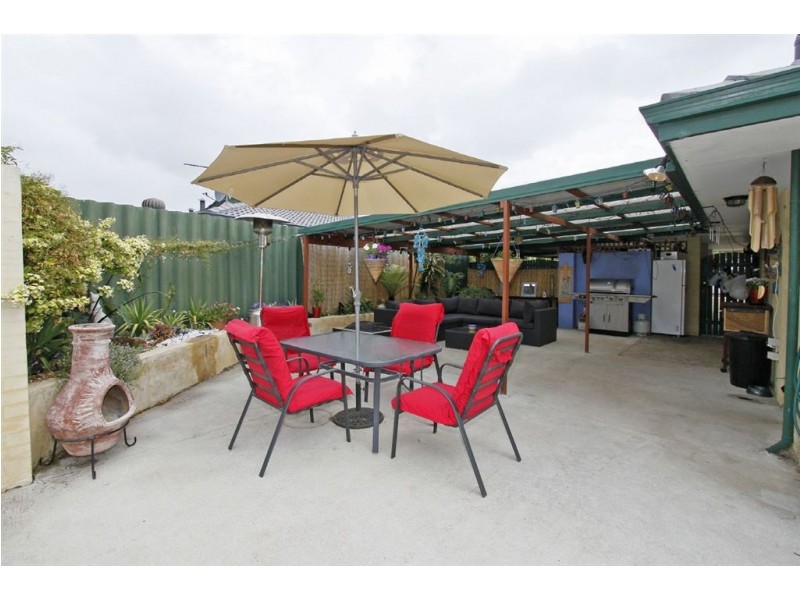 35 Quickly Crescent, Hamilton Hill WA 6163