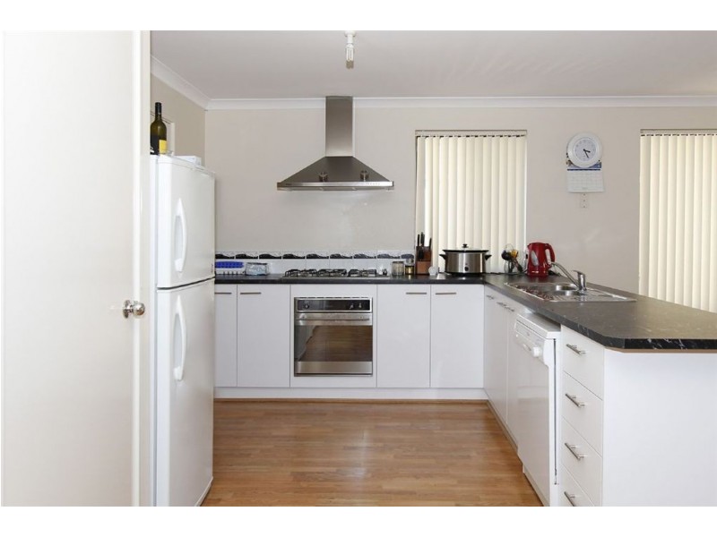 2 Hames Street, Hamilton Hill WA 6163