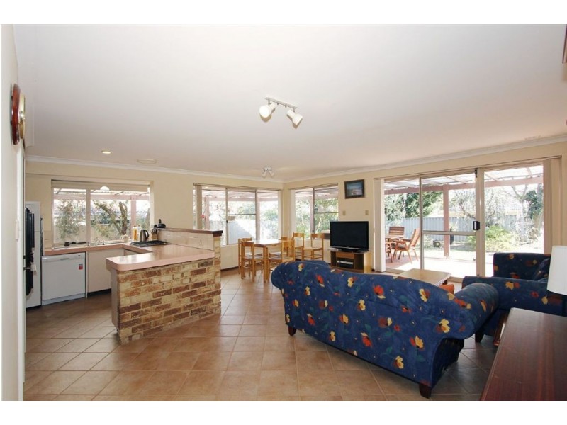 11 Waring Way, Kardinya WA 6163