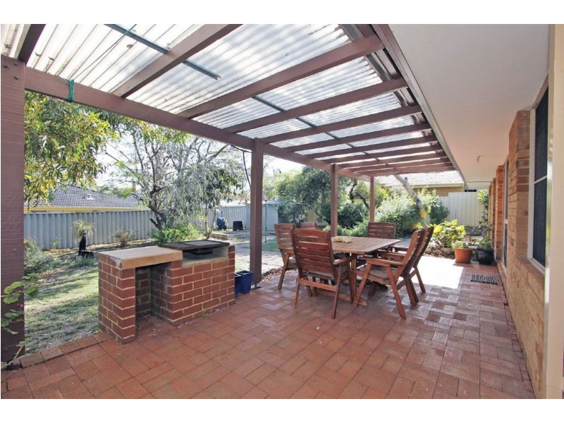 11 Waring Way, Kardinya WA 6163