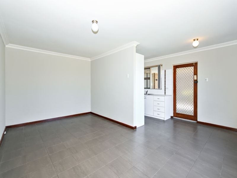 b/132 Forrest Road, Hamilton Hill WA 6163