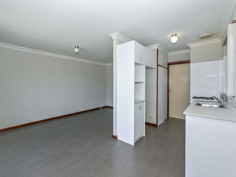 b/132 Forrest Road, Hamilton Hill WA 6163