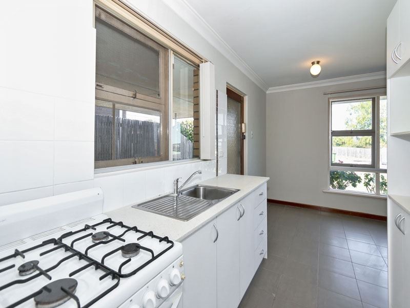 b/132 Forrest Road, Hamilton Hill WA 6163