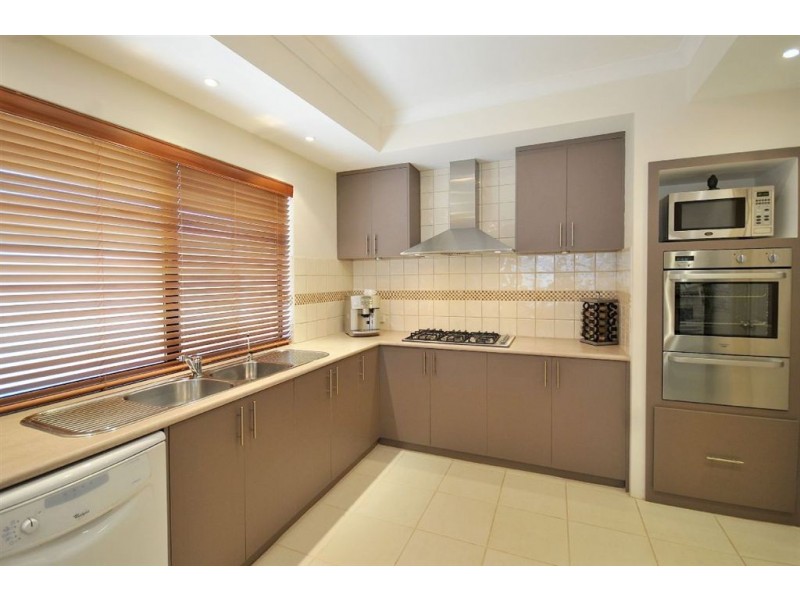 31 Plumwood Avenue, Hammond Park WA 6164