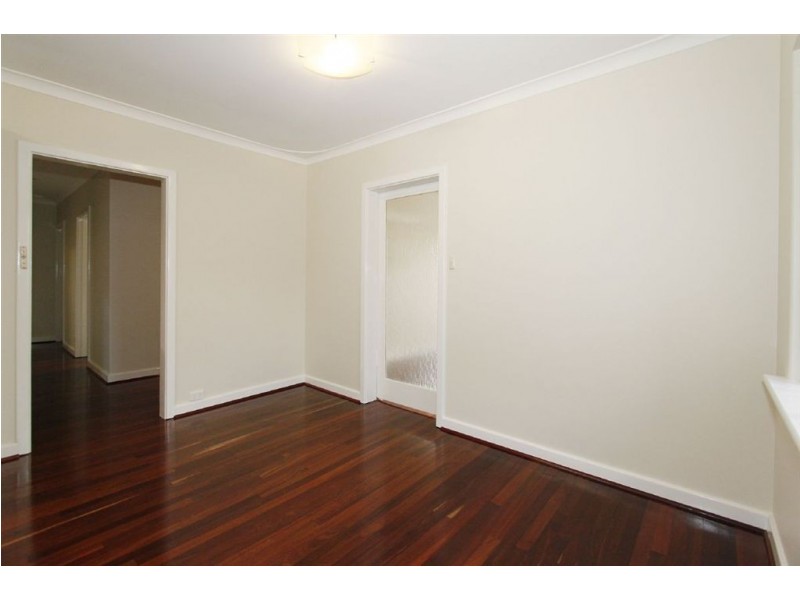 8 Shallow Street, Spearwood WA 6163