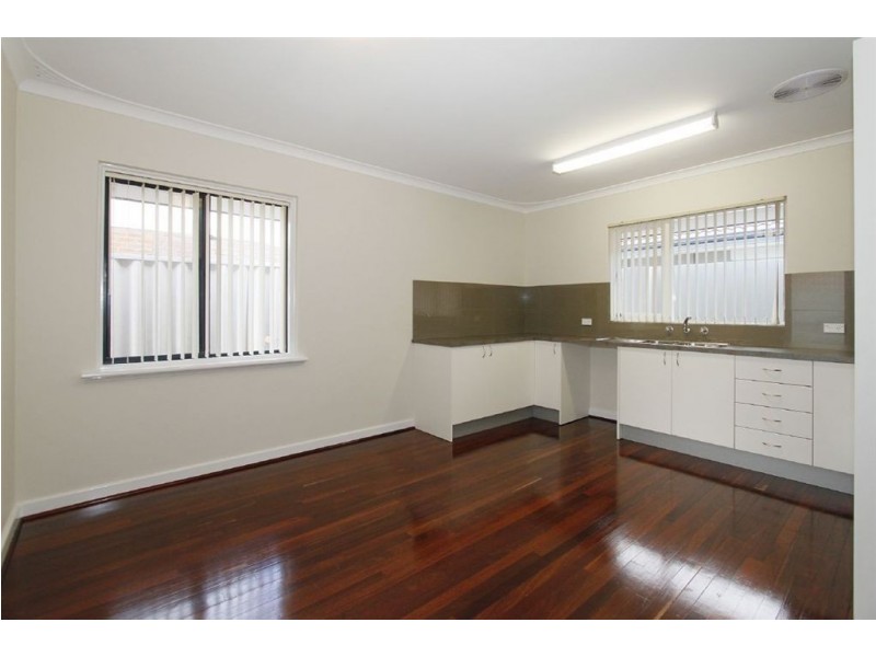 8 Shallow Street, Spearwood WA 6163