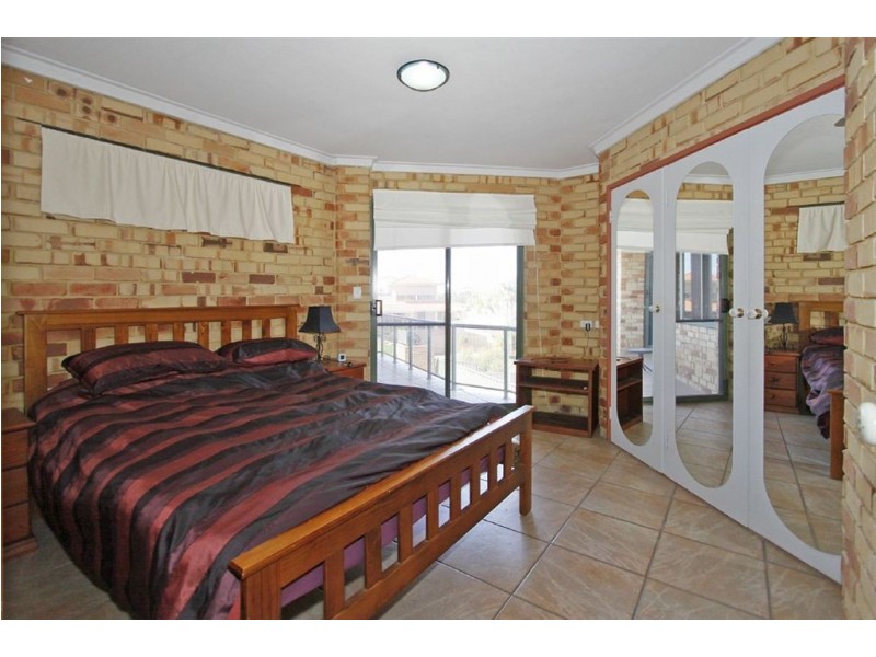 21 Arlington Loop, Coogee WA 6166