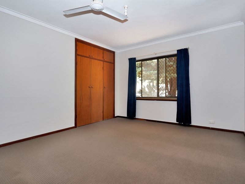 92 Collis Road, Wattleup WA 6166