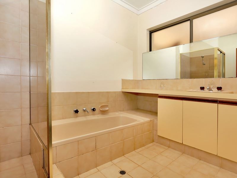 92 Collis Road, Wattleup WA 6166