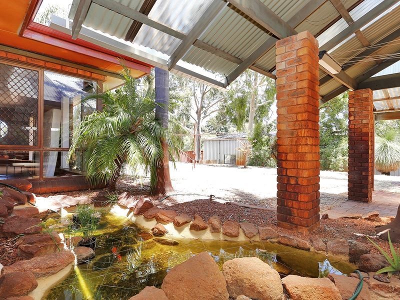 92 Collis Road, Wattleup WA 6166