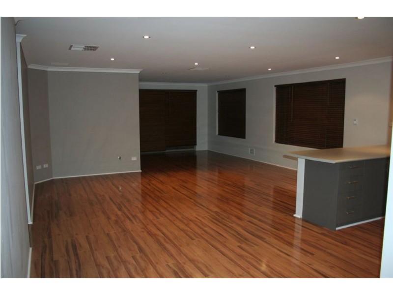 3 Crimson Way, Harrisdale WA 6112