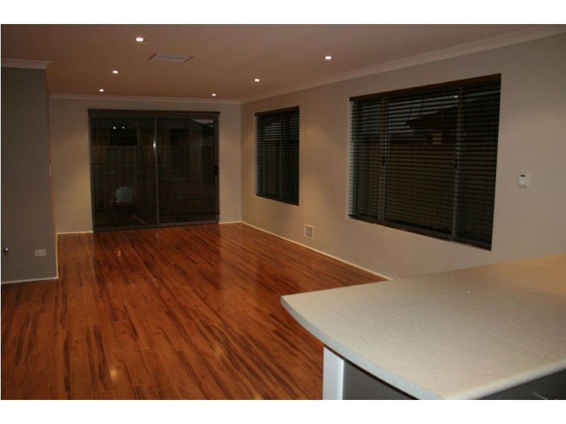 3 Crimson Way, Harrisdale WA 6112