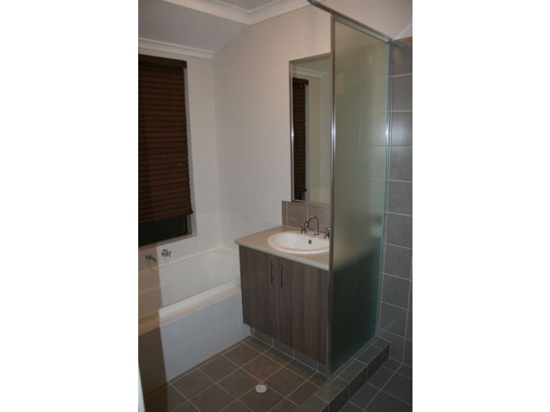 3 Crimson Way, Harrisdale WA 6112