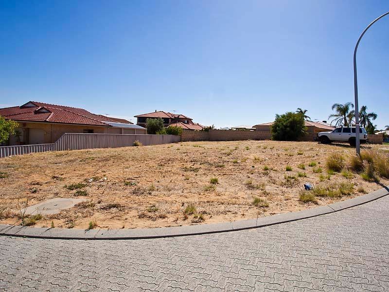 10 Toulon Grove, Coogee WA 6166