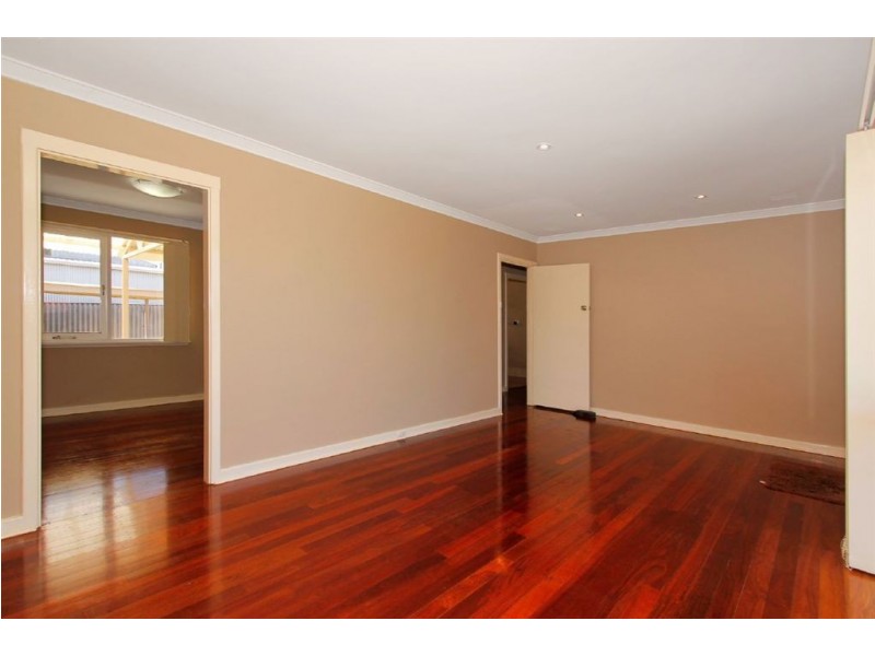 4 Pomfret Road, Spearwood WA 6163