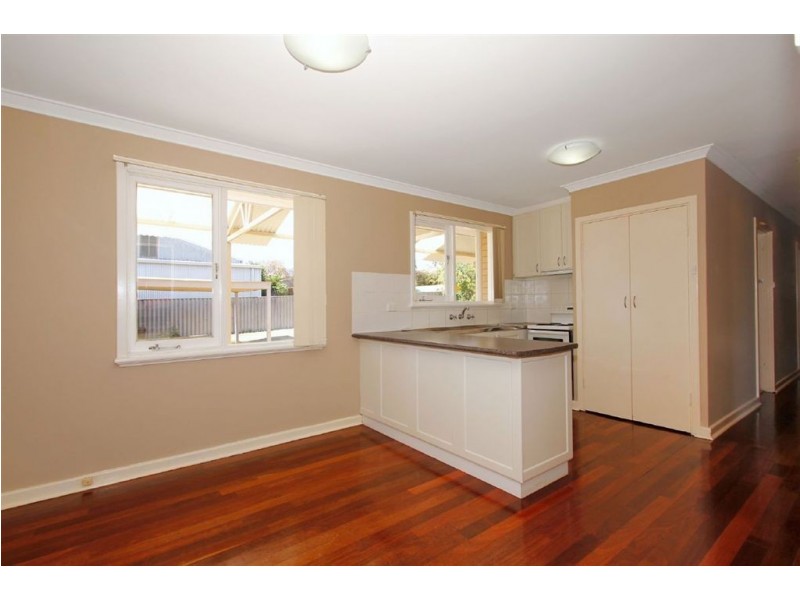 4 Pomfret Road, Spearwood WA 6163