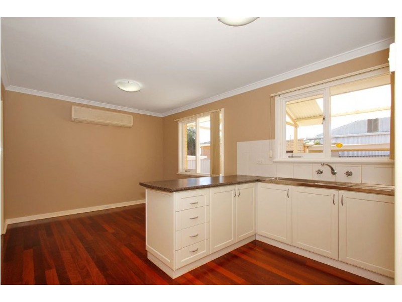 4 Pomfret Road, Spearwood WA 6163