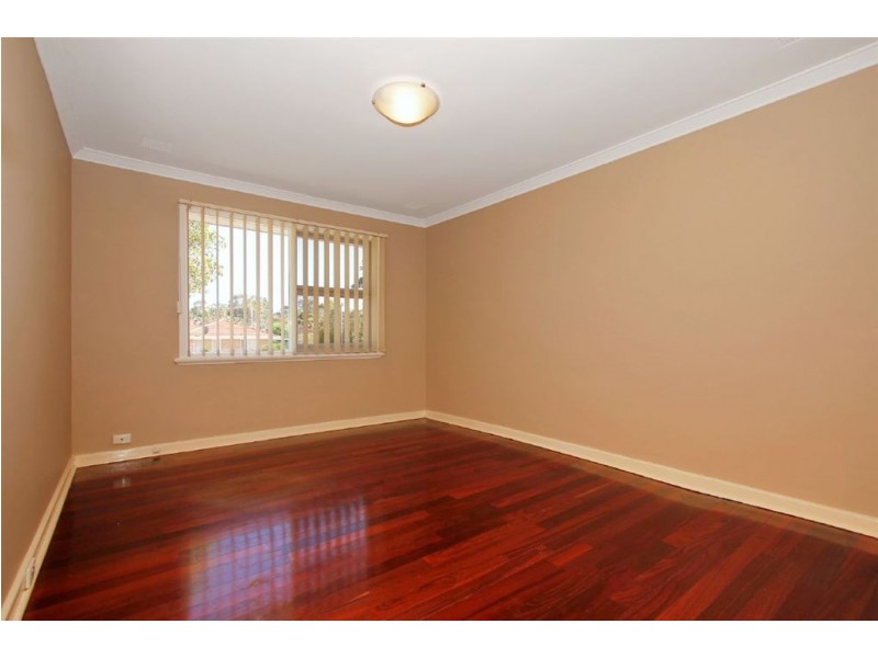 4 Pomfret Road, Spearwood WA 6163