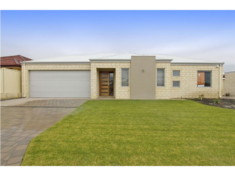 1/2 Minori Gardens, Yangebup WA 6164