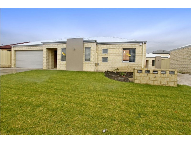 1/2 Minori Gardens, Yangebup WA 6164
