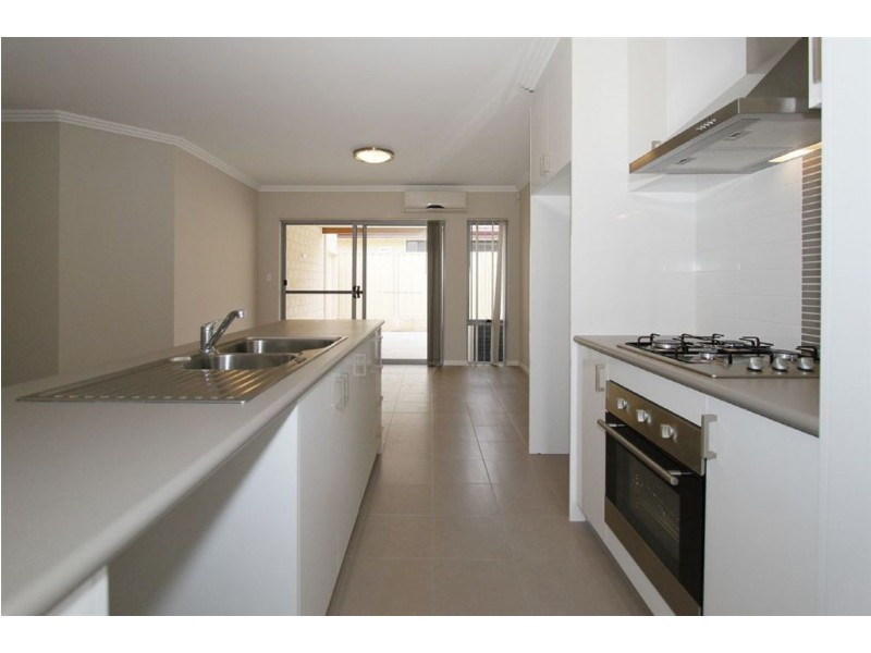 1/2 Minori Gardens, Yangebup WA 6164