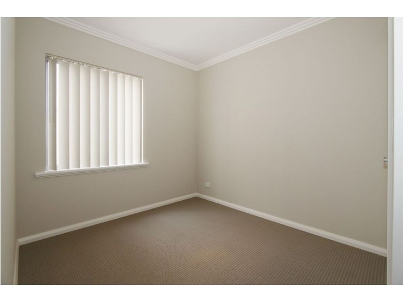 1/2 Minori Gardens, Yangebup WA 6164