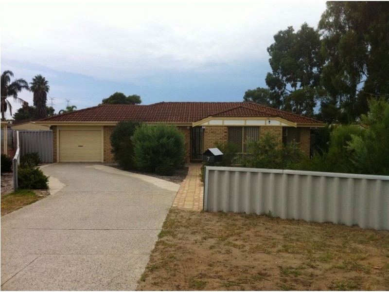 7 Barrine Gardens, South Lake WA 6164