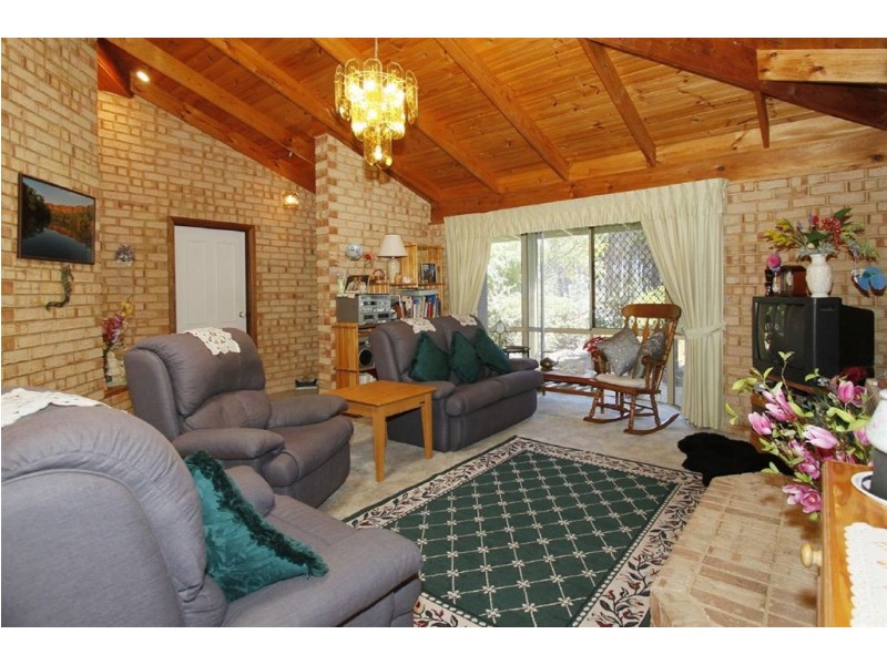 128 Aitken Drive, Winthrop WA 6150
