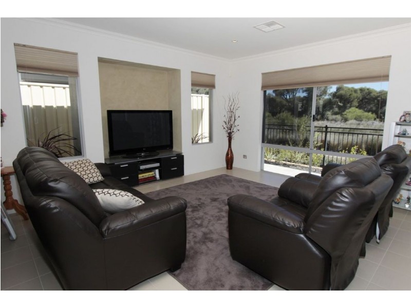 8 Francois Lane, Munster WA 6166