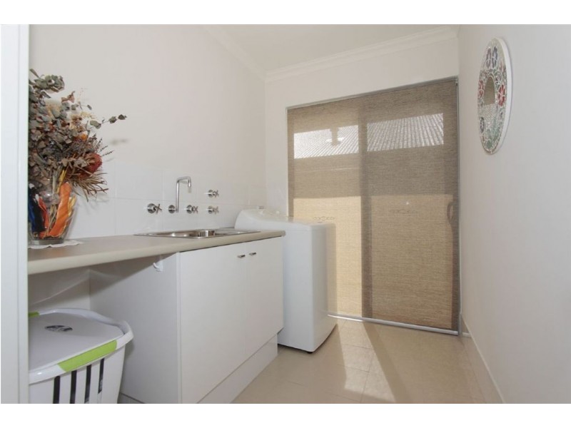 8 Francois Lane, Munster WA 6166